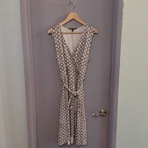 41 Hawthorn Gray and White Geometric Midi Dress